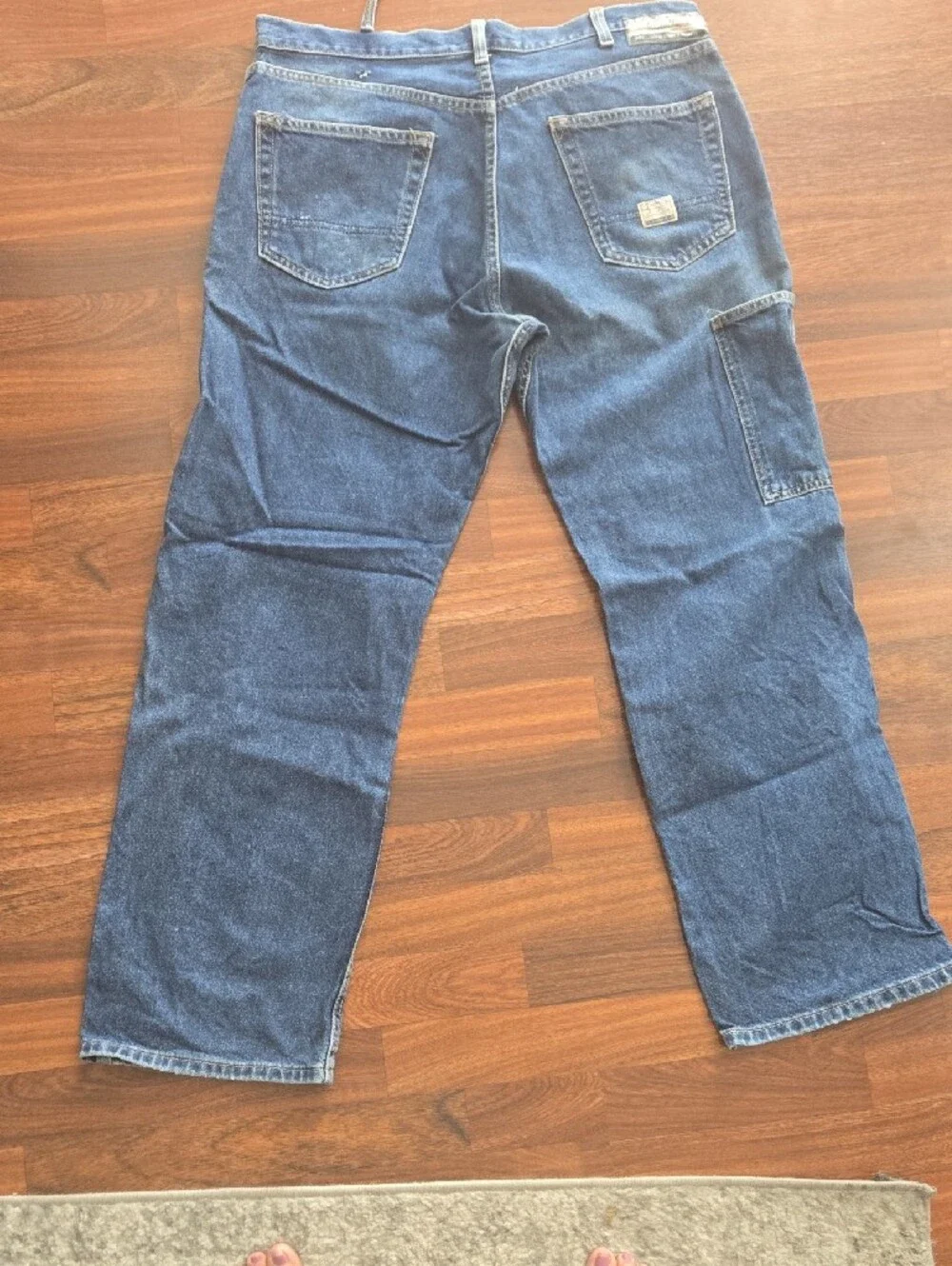 Levis relaxed fit